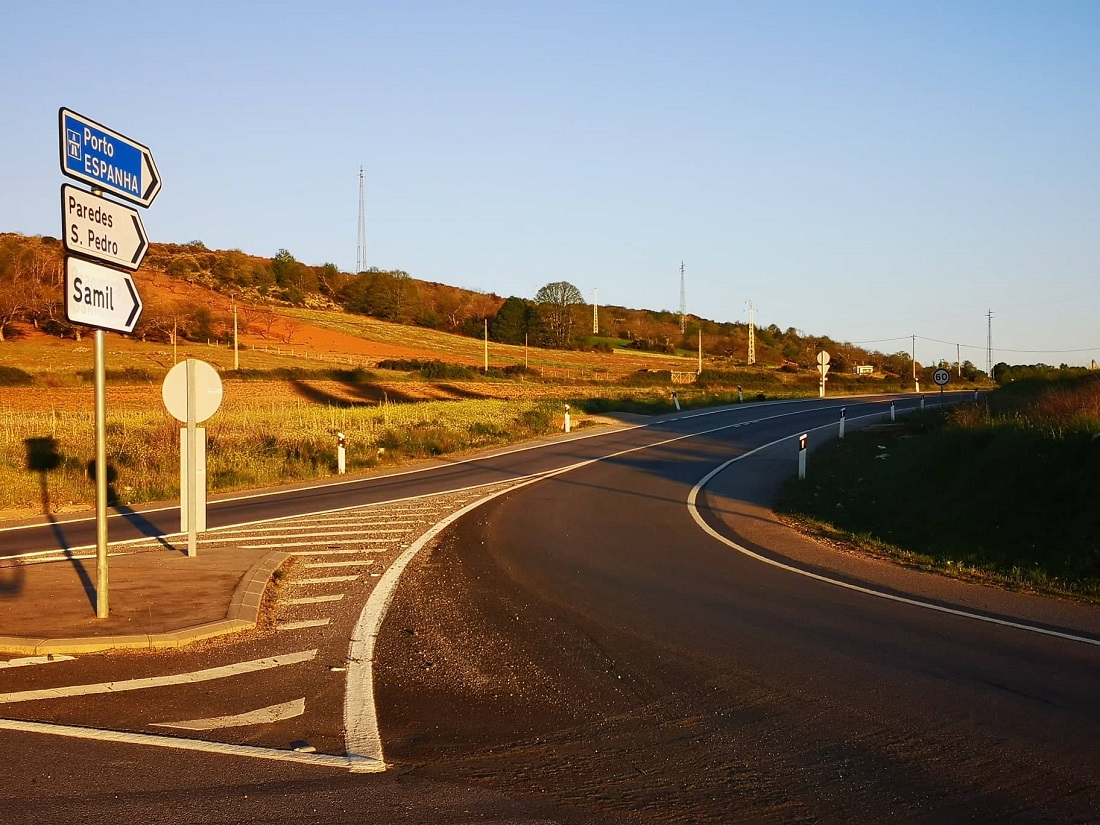 Mulher violentamente agredida foi encontrada por dois jovens na berma da estrada que conduz a Samil