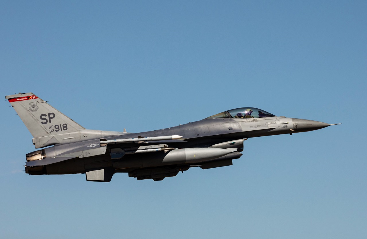 Força Aérea sobrevoa Bragança e todas as capitais de distrito para ...